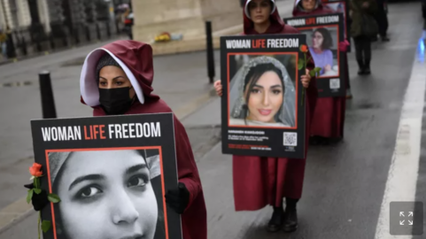 «En Iran, la révolution contre l’apartheid sexuel a besoin de l’Occident»